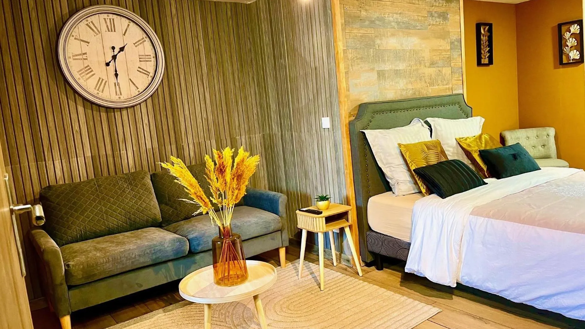 Le Manoir Des Haies Spa Les Champs-Geraux 0*,  France
