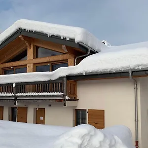  Chalet Chalet Mitoyen Le Rusticana France