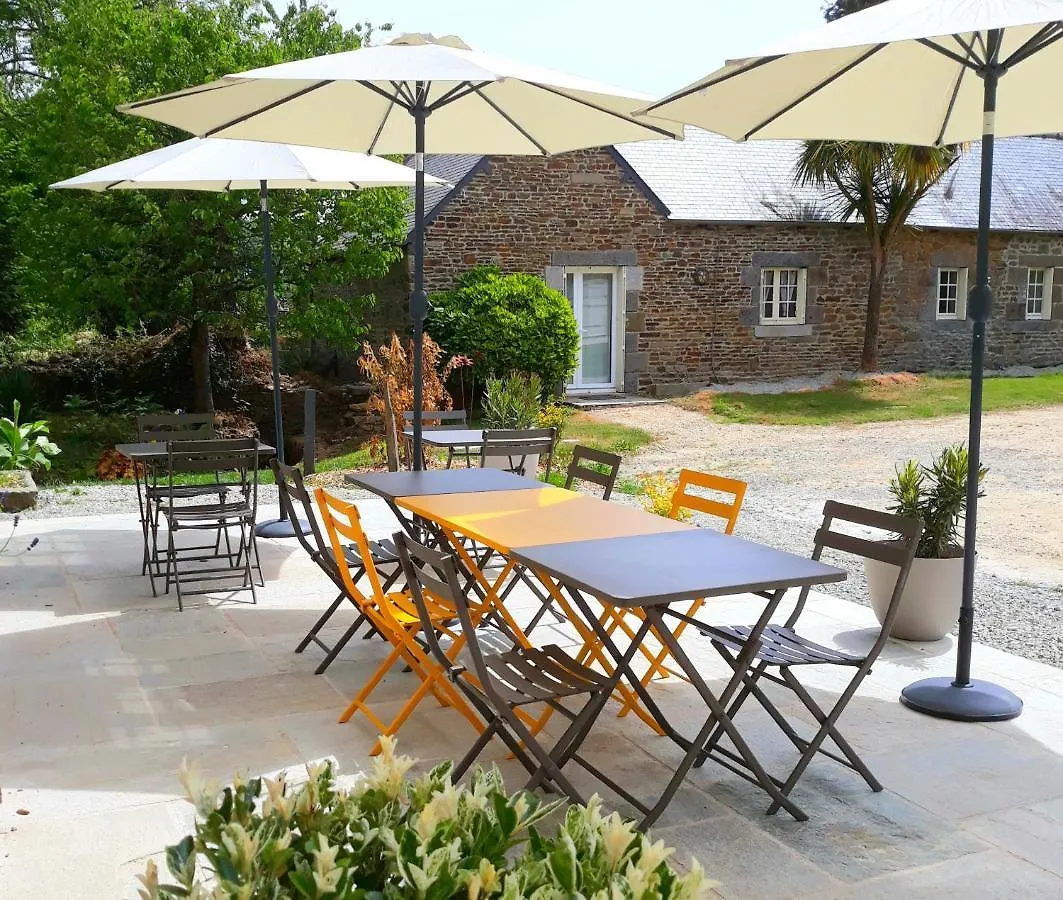 Le Manoir Des Haies Spa Les Champs-Géraux بيت ضيافة