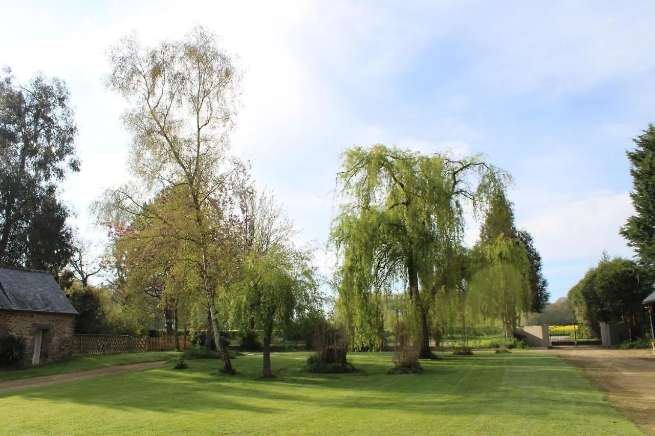 Le Manoir Des Haies Spa Les Champs-Géraux 0*,