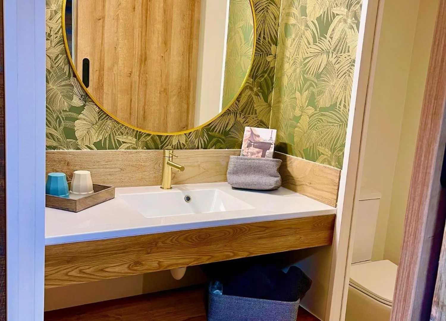 Le Manoir Des Haies Spa Les Champs-Géraux بيت ضيافة